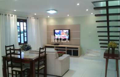 Imagem: A casa possui 4 Dormitórios, 2 Suítes, 3 Banheiros, 2 Vagas