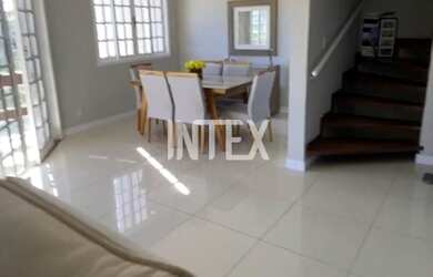 Imagem: A casa possui 3 Dormitórios, 1 Suíte, 4 Banheiros, 2 Vagas