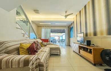 Imagem: A casa possui 2 Dormitórios, 2 Suítes, 2 Banheiros, 4 Vagas