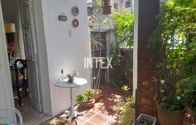 Imagem: A casa possui 4 Dormitórios, 3 Banheiros, 1 Vaga na garagem