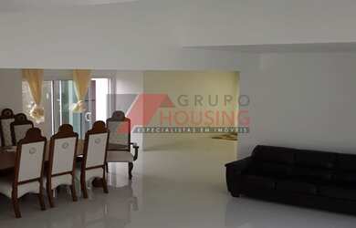 Imagem: A casa em condomínio possui 4 Dormitórios, 4 Suítes, 6 Banheiros