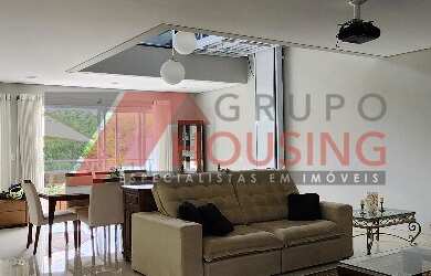 Imagem: A casa em condomínio possui 3 Dormitórios, 3 Suítes, 5 Banheiros