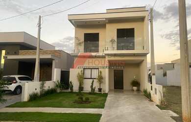 Imagem: A casa em condomínio possui 3 Dormitórios, 2 Suítes, 4 Banheiros