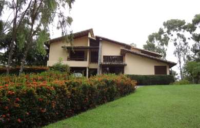 Imagem: A casa em condomínio possui 6 Dormitórios, 4 Suítes, 7 Banheiros