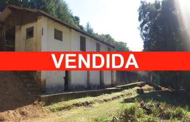 Imagem: A chácara possui 3 Dormitórios, 1 Suíte, 9.400m² de Área