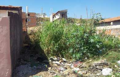 Imagem: O terreno possui 400m² de Área Privada e está localizado