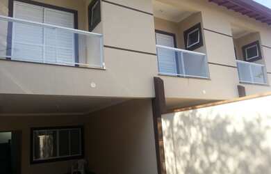 Imagem: A casa à venda possui 3 Dormitórios, 1 Suíte, 3 Banheiros