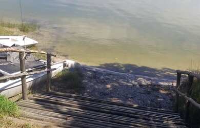 Imagem: A casa possui 2 Dormitórios e está localizado em Sc, Imbituba