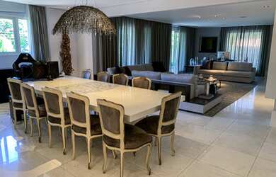 Imagem: O apartamento possui 3 Dormitórios, 3 Suítes, 6 Banheiros