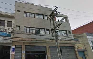 Imagem: O depósito possui 6 Banheiros, 924m² de Área e está localizado