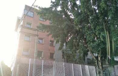 Imagem: O depósito possui 15 Banheiros, 20 Vagas na garagem, 3.349m²