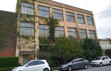 Imagem: O depósito possui 6 Banheiros, 500m² de Área e está localizado