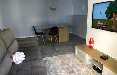 Imagem: O apartamento possui 3 Dormitórios, 1 Suíte, 1 Banheiro, 2