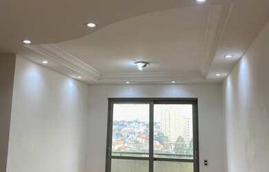 Imagem: O apartamento possui 3 Dormitórios, 1 Banheiro, 1 Vaga na garagem