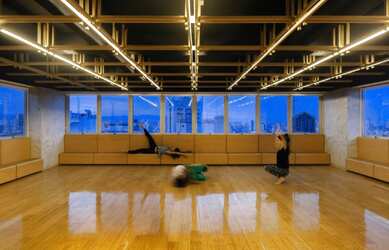 Imagem: A loja possui 2 Banheiros, 120m² de Área Privada e está