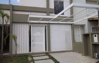 Imagem: A casa possui 3 Dormitórios, 2 Suítes, 3 Banheiros, 2 Vagas