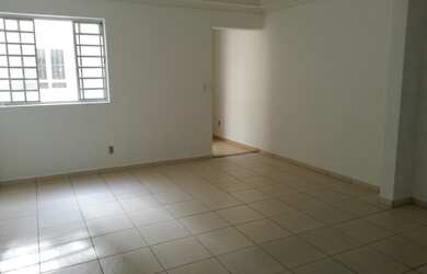 Imagem: A casa possui 3 Dormitórios, 3 Banheiros, 2 Vagas na garagem