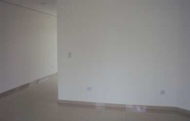 Imagem: A casa possui 3 Dormitórios, 3 Suítes, 4 Banheiros, 2 Vagas