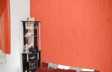 Imagem: A casa possui 3 Dormitórios, 1 Suíte, 2 Banheiros, 2 Vagas