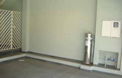 Imagem: A casa possui 3 Dormitórios, 1 Suíte, 3 Banheiros, 2 Vagas