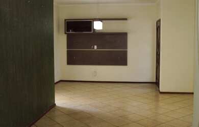 Imagem 5: 3 dormitórios, 3 suíte, 5 banheiro, 4 vagas na garagem, 240M² de Área...