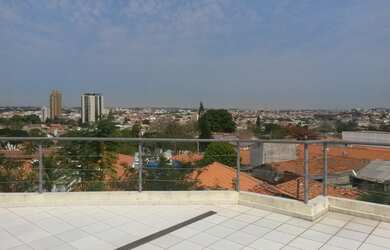 Imagem: A casa possui 4 Dormitórios, 4 Suítes, 6 Banheiros, 10 Vagas