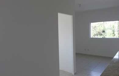 Imagem: A casa possui 4 Dormitórios, 2 Banheiros, 2 Vagas na garagem