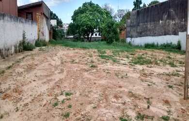 Imagem: O terreno à venda possui 1100m² de Área Privada e está localizado