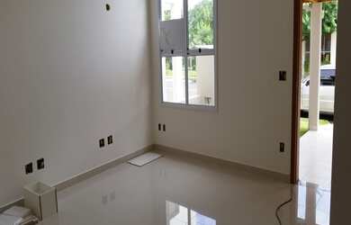 Imagem: A casa possui 3 Dormitórios, 1 Suíte, 3 Banheiros, 2 Vagas