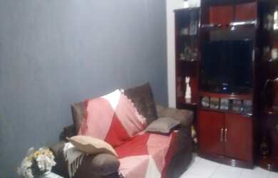 Imagem: A casa possui 2 Dormitórios, 2 Banheiros, 3 Vagas na garagem