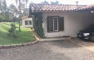 Imagem: A casa possui 7 Dormitórios, 7 Suítes, 9 Banheiros, 10 Vagas