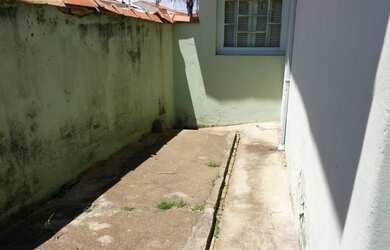 Imagem: A casa possui 3 Dormitórios, 1 Banheiro, 114m² de Área Privada