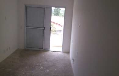 Imagem: A casa possui 3 Dormitórios, 3 Suítes, 4 Banheiros, 3 Vagas