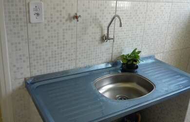 Imagem: A casa possui 2 Dormitórios, 1 Banheiro, 1 Vaga na garagem