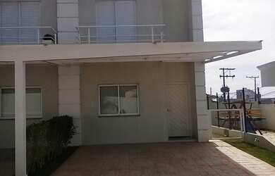 Imagem: A casa possui 3 Dormitórios, 1 Suíte, 3 Banheiros, 2 Vagas