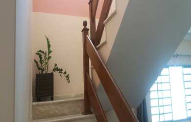 Imagem: A casa possui 3 Dormitórios, 1 Suíte, 3 Banheiros, 2 Vagas