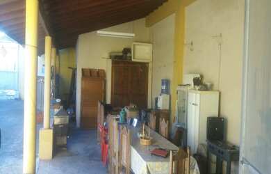 Imagem: A casa possui 3 Dormitórios, 1 Suíte, 3 Banheiros, 2 Vagas