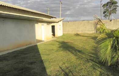Imagem: A casa possui 3 Dormitórios, 3 Suítes, 3 Banheiros, 3 Vagas