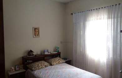 Imagem: A casa possui 2 Dormitórios, 1 Banheiro, 170m² de Área Privada