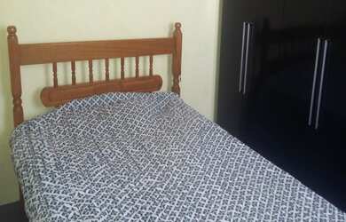 Imagem: A casa possui 2 Dormitórios, 2 Banheiros, 2 Vagas na garagem