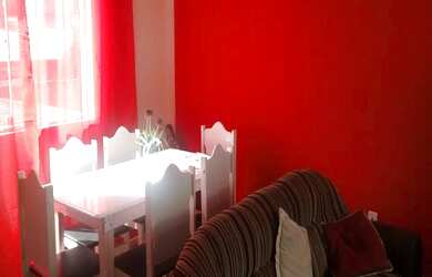 Imagem: A casa possui 3 Dormitórios, 1 Suíte, 2 Banheiros, 3 Vagas