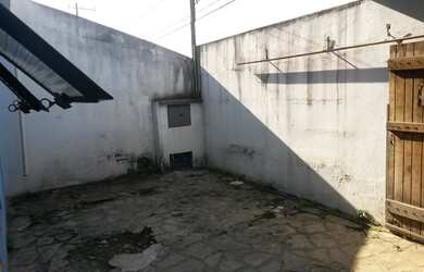 Imagem: A casa possui 3 Dormitórios, 1 Suíte, 2 Banheiros, 2 Vagas