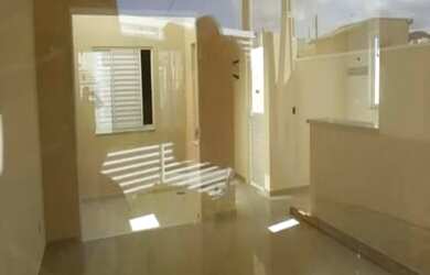 Imagem: A casa possui 3 Dormitórios, 1 Suíte, 1 Banheiro, 2 Vagas