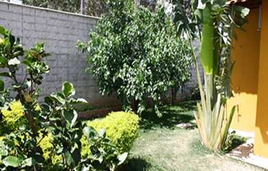 Imagem: A casa possui 1 Dormitório, 2 Banheiros, 100m² de Área Privada