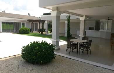 Imagem 12: Terras de São José II. Piscina, 8 Vagas na garageme5 Dormitórios