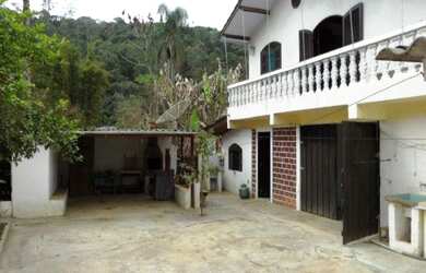 Imagem: A casa possui 5 Dormitórios, 5 Banheiros, 530m² de Área e