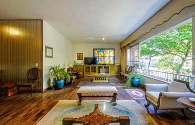 Imagem: O apartamento possui 4 Dormitórios, 1 Suíte, 3 Banheiros