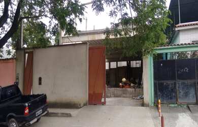 Imagem 2: Excelente galpão com vão livre, com ótima estrutura medindo 10 de frente por 30 de comprim