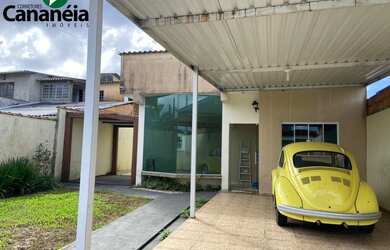 Imagem: A casa possui 3 Dormitórios, 1 Suíte, 2 Banheiros, 2 Vagas