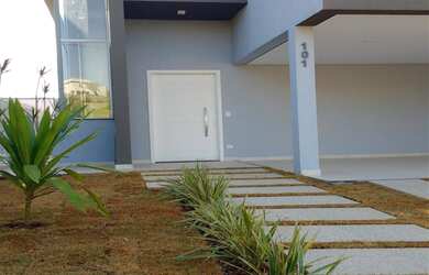 Imagem: A casa em condomínio à venda possui 3 Dormitórios, 3 Suítes